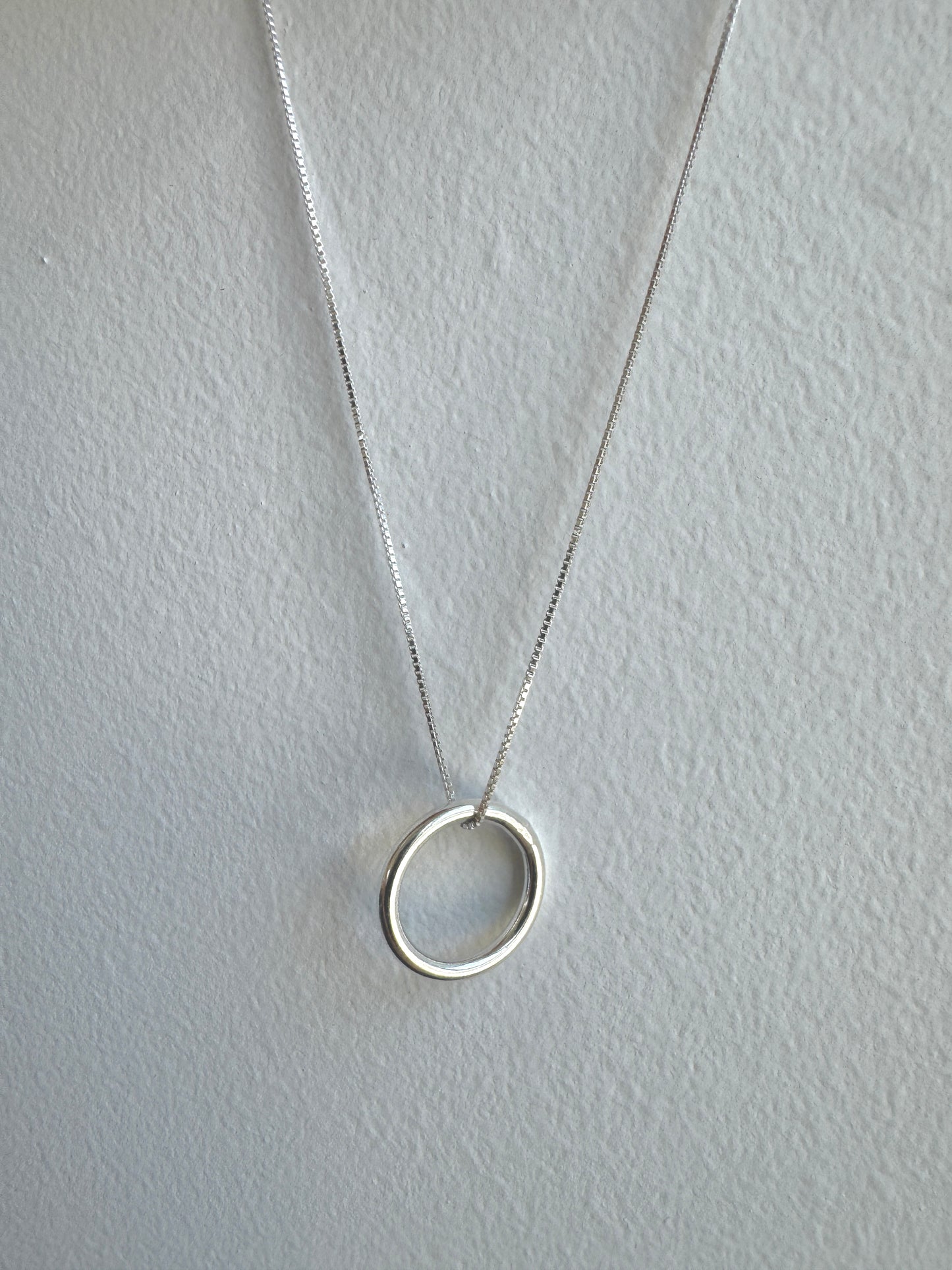 ✧ Minimal Circle Pendant Necklace