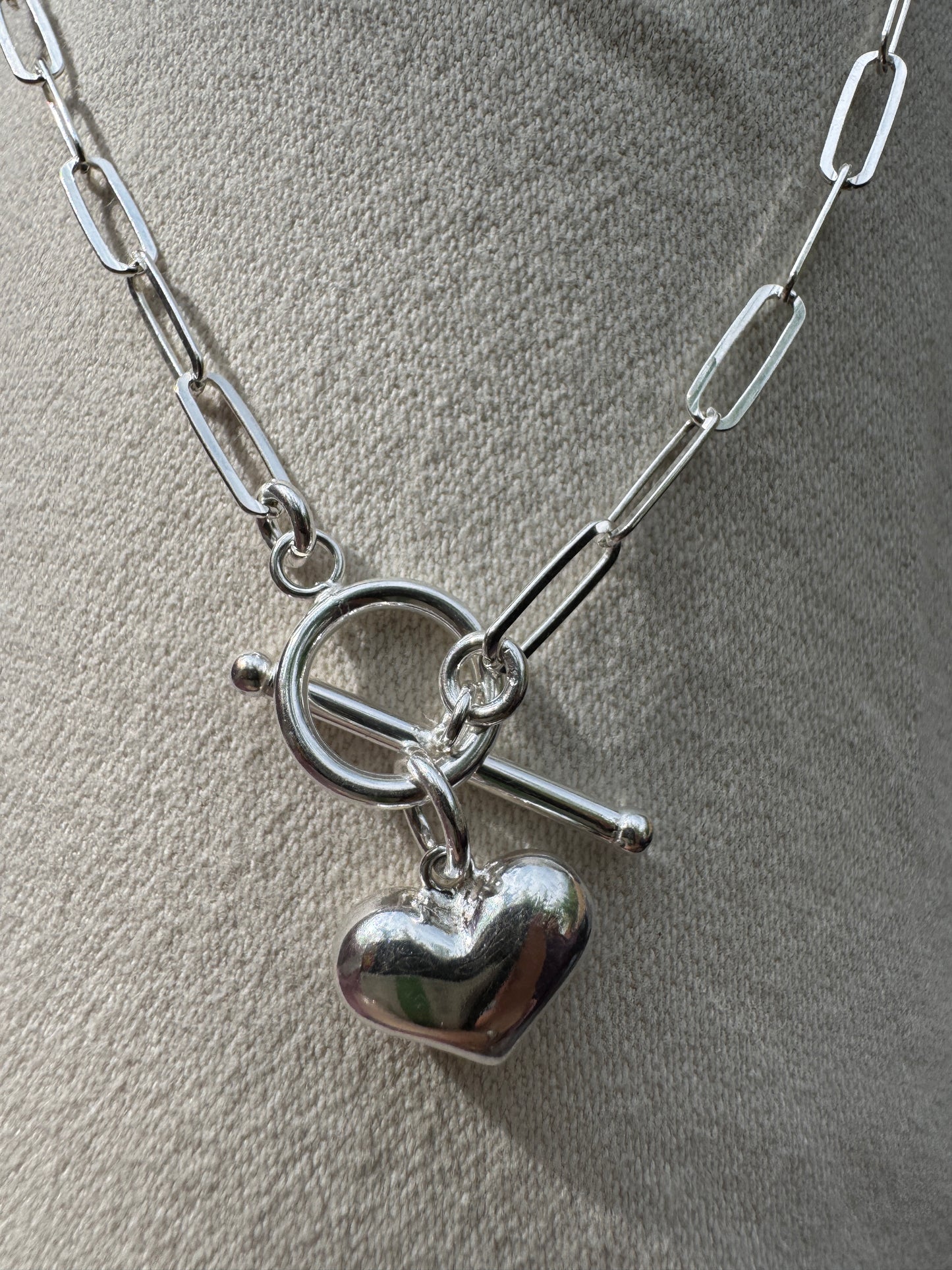 ✧ Chunky Silver Heart Necklace – Paperclip Chain with Toggle Clasp