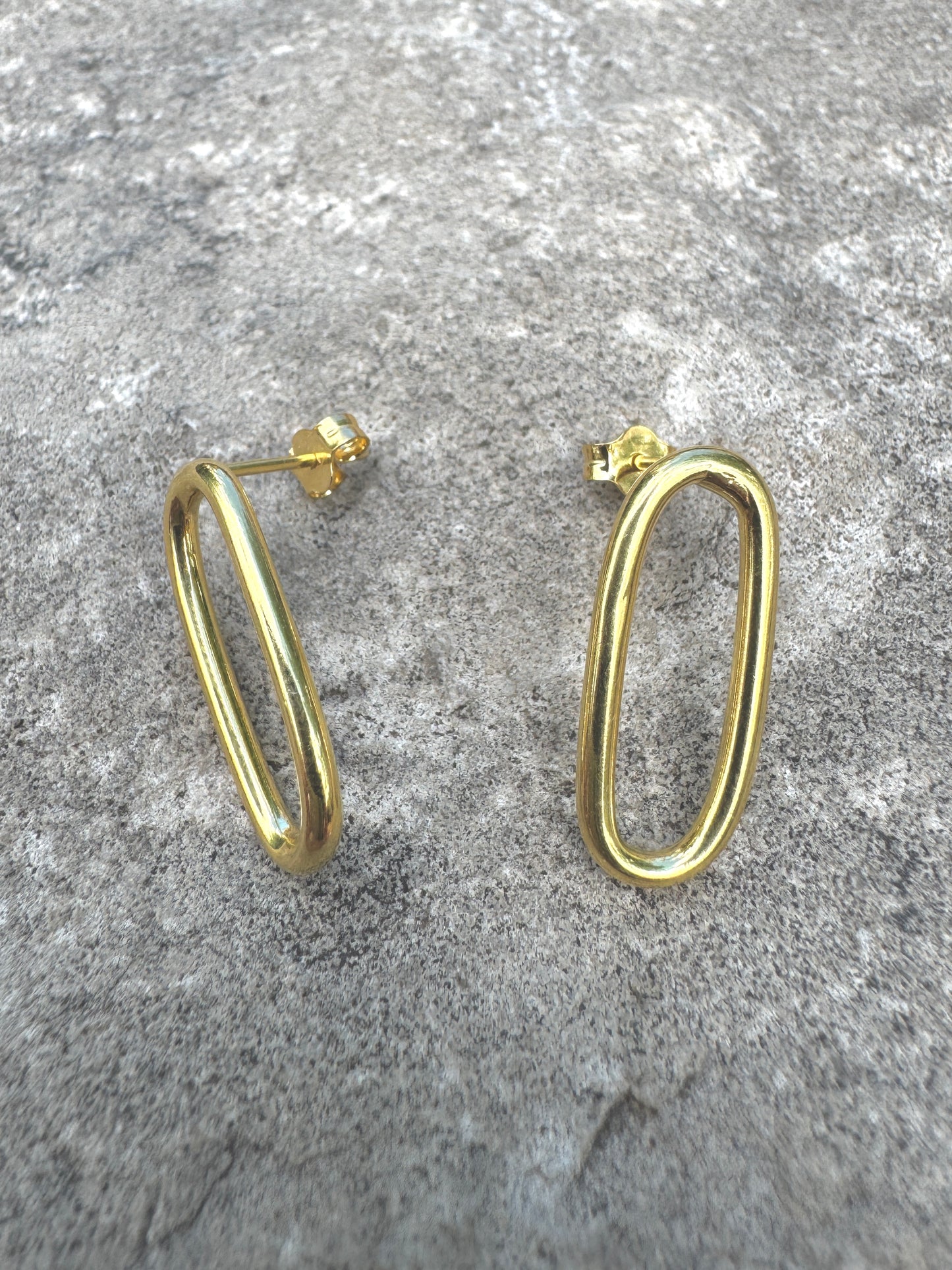 Gold Oval Stud Earrings – Minimalist 925 Silver with Gold Plating