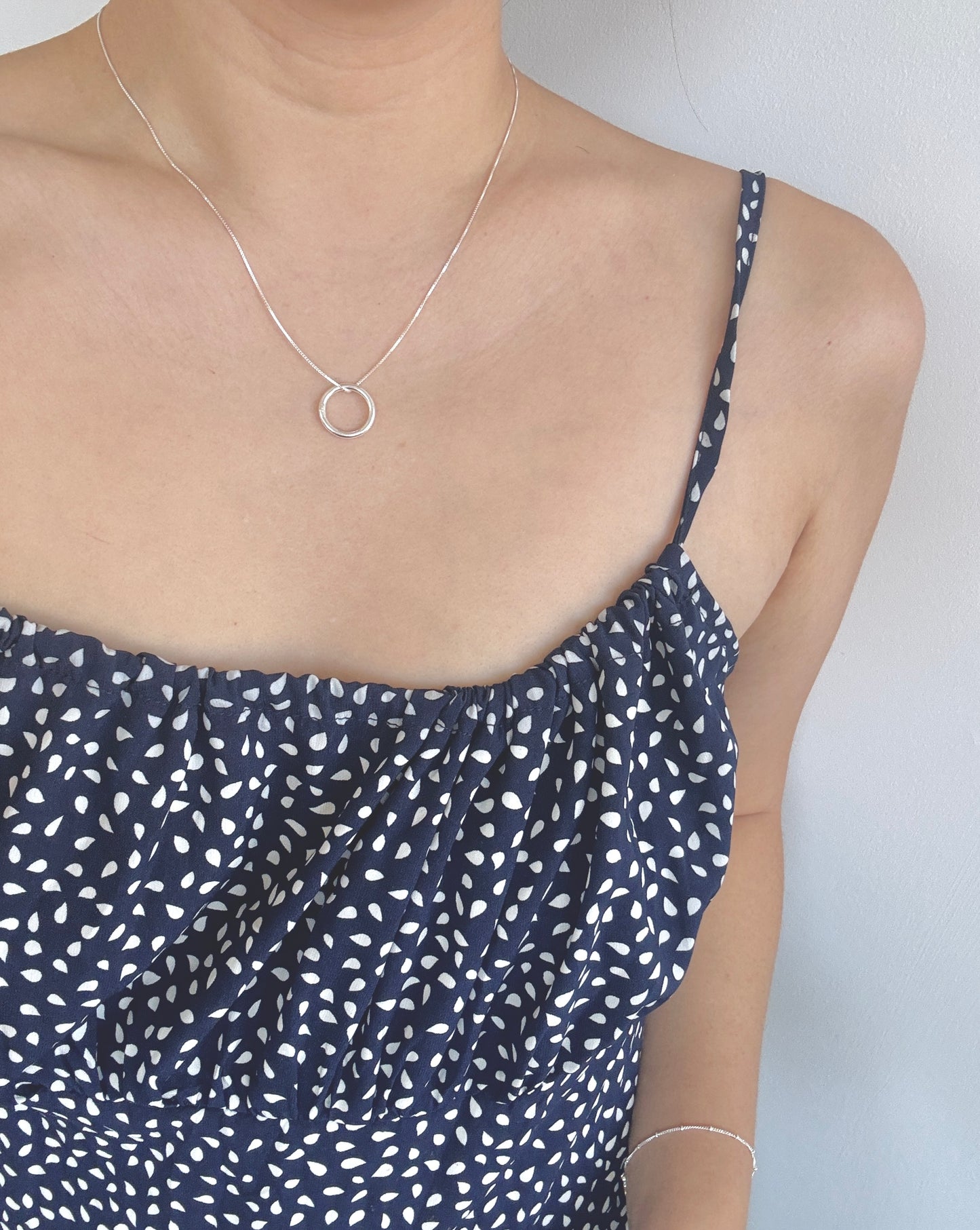 ✧ Minimal Circle Pendant Necklace