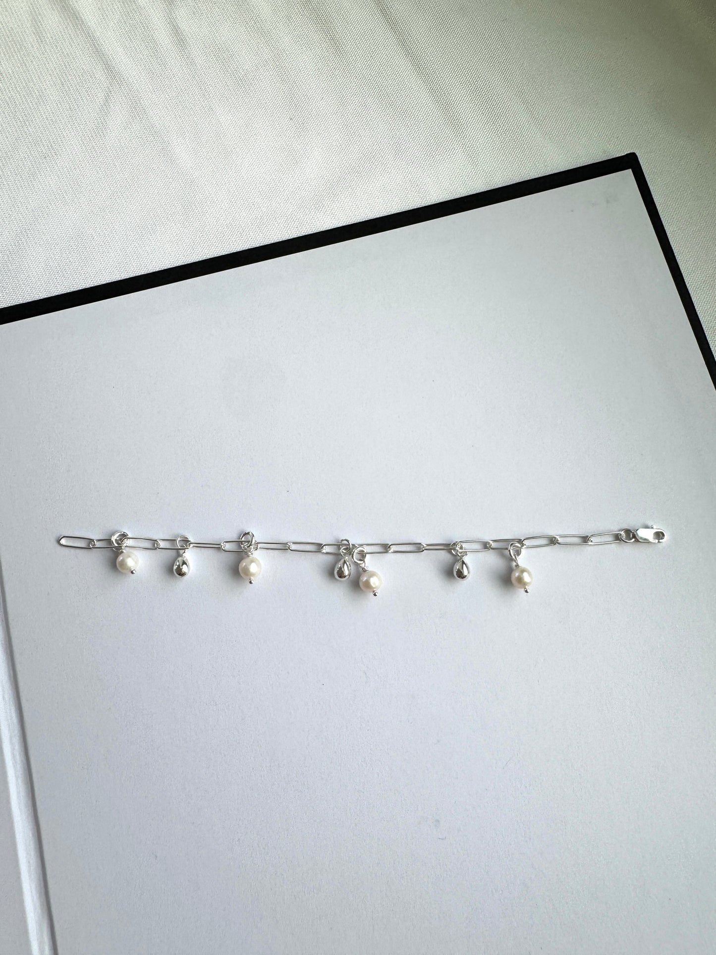 Pearl & Silver Drop Bracelet – Designed by Jenlet
