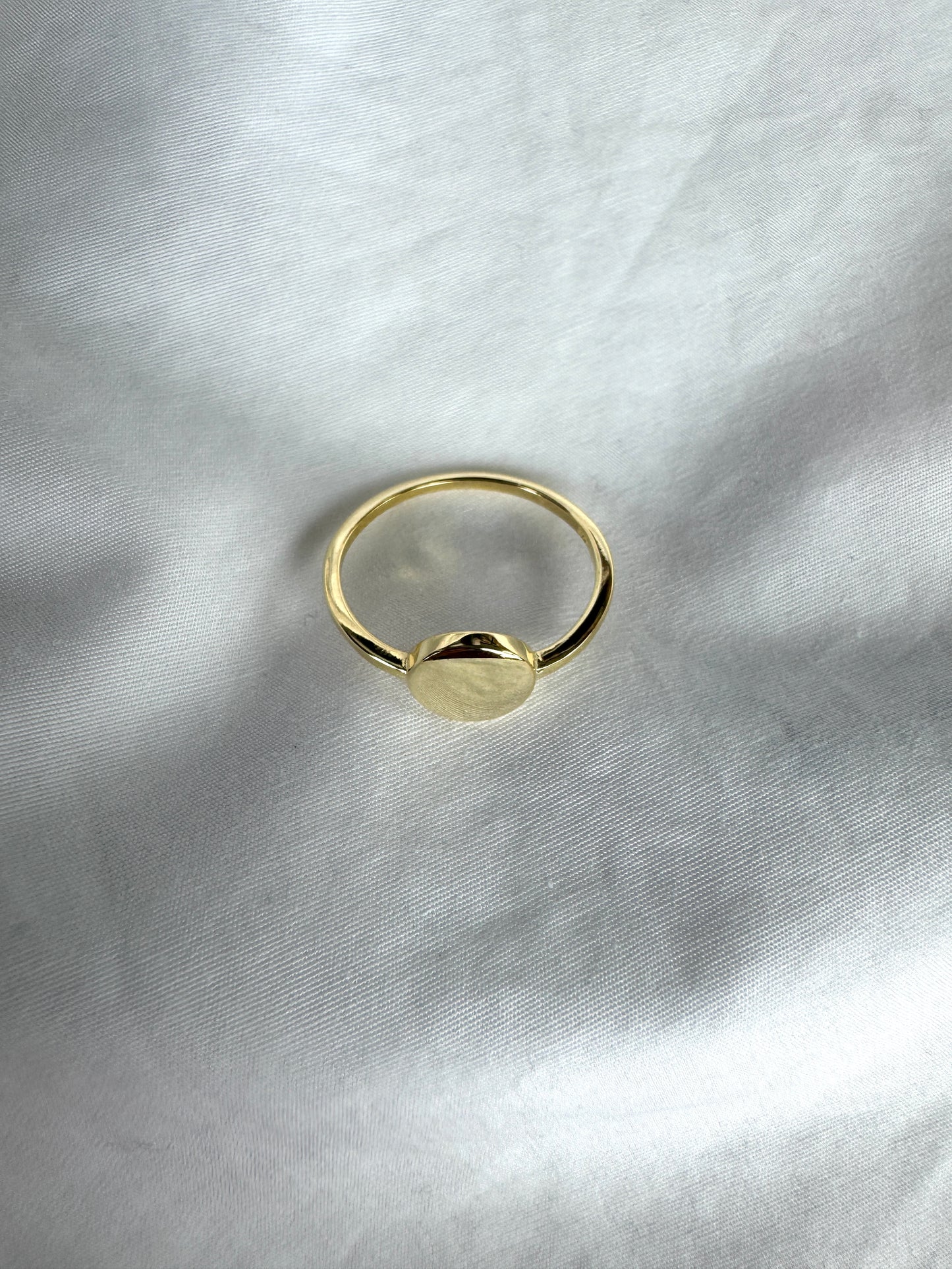 Minimal Oval Shape Ring – 18K Gold Vermeil on Sterling Silver